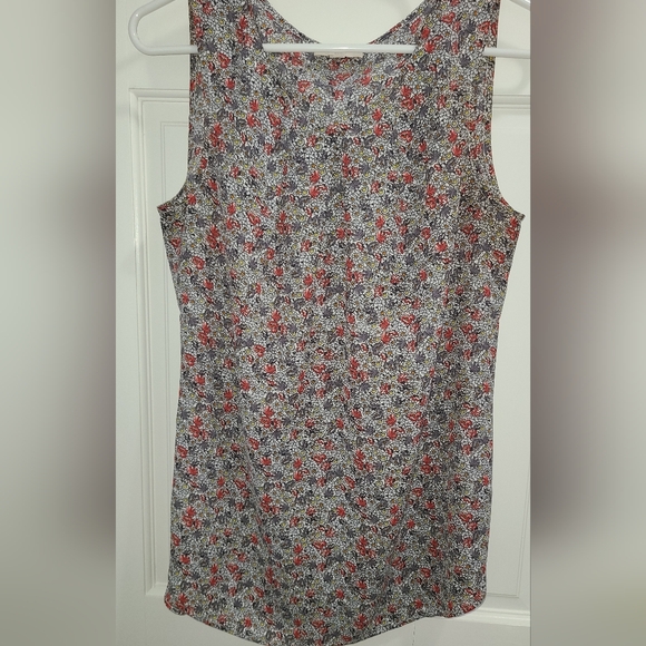 LOFT Tops - SOLD!! LOFT Floral Tank Top - Gray And Red